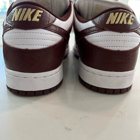 Supreme x Dunk Low OG SB QS 'Barkroot Brown' - Picture 6 of 7